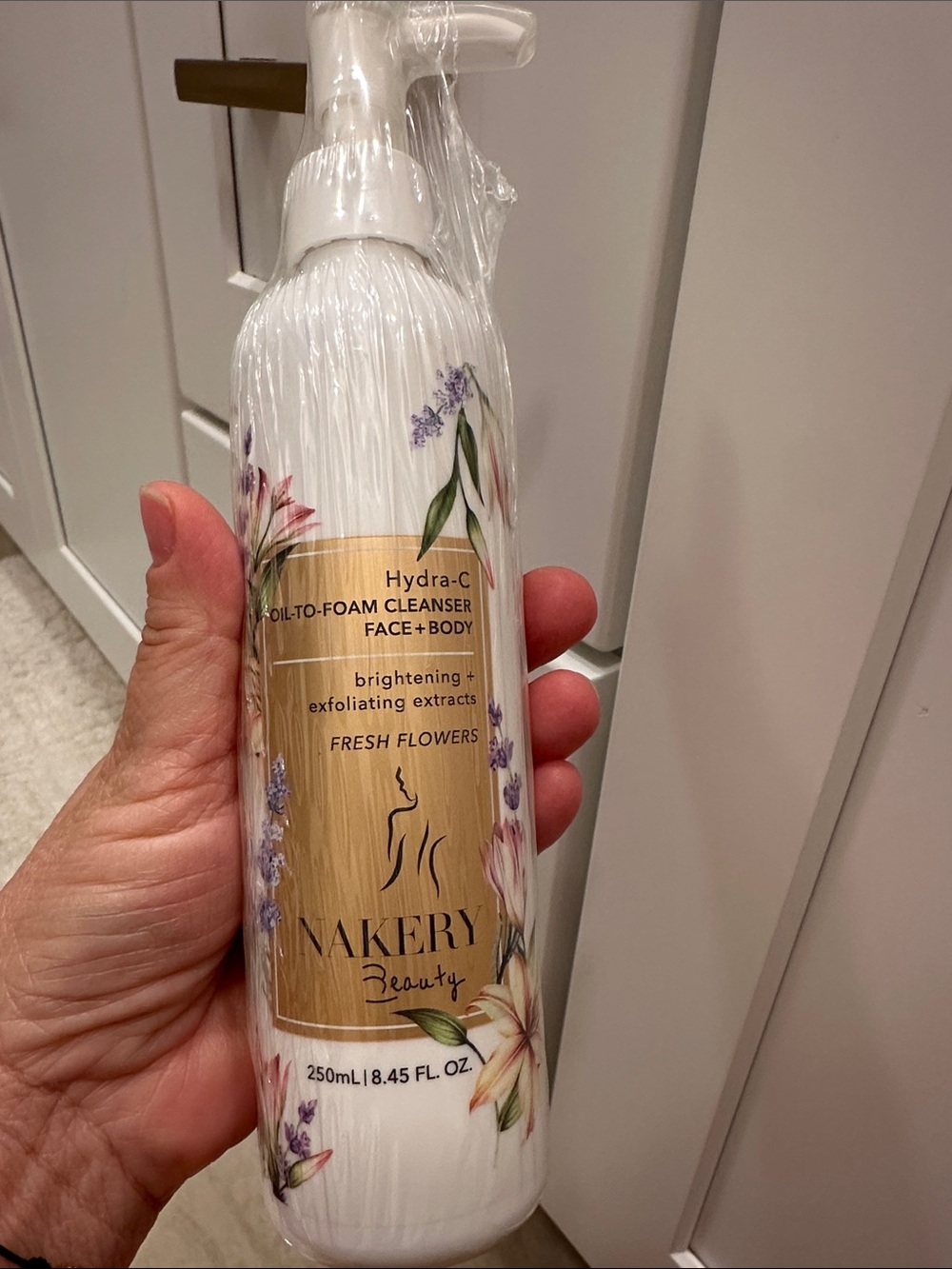 Nakery Beauty Hydra-C Oil-to-Foam Cleanser Face + Body in Fresh Flowers - NEW